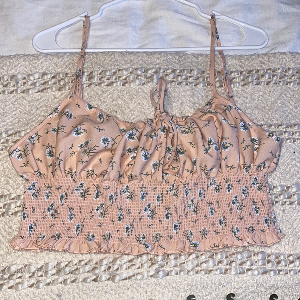 Very cute soft pink crop top